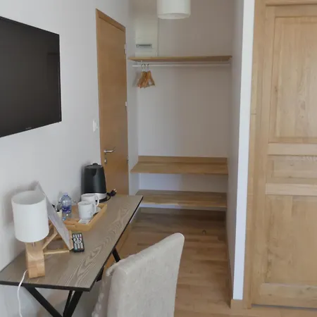 La Vallee Joly Πανσιόν 3*