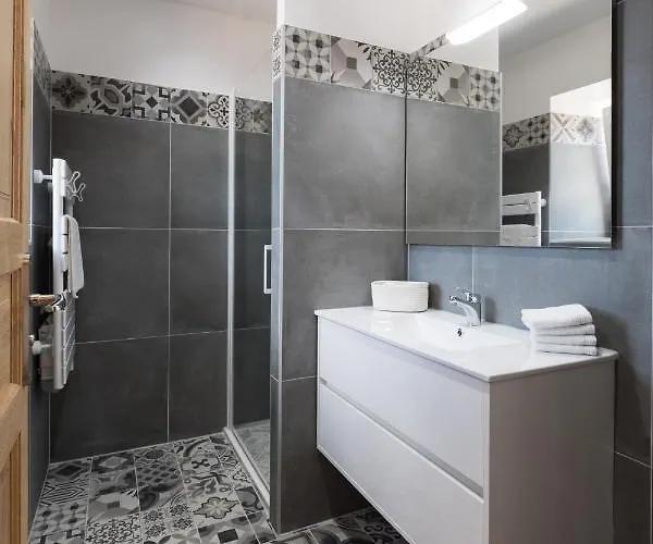 La Vallee Joly Le Vast